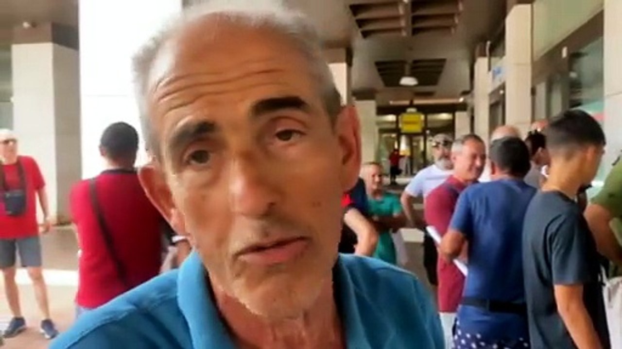 Cagliari Calcio, le voci degli abbonati in fila davanti allo store: «Tempi lunghissimi»