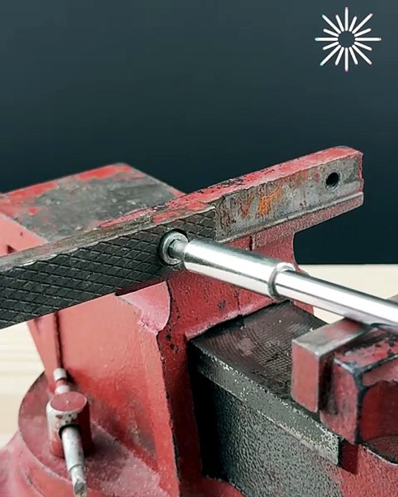 Creative tool storage with a vise🧰