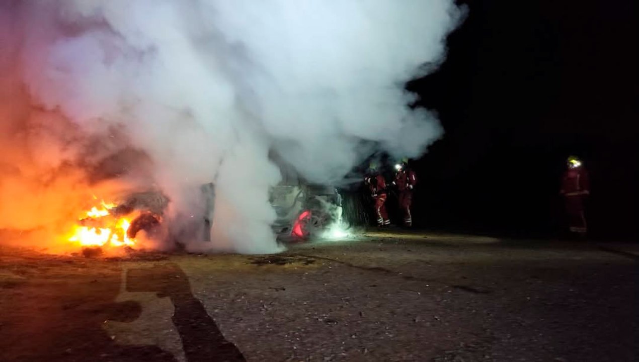 Incendio de un turismo en Armunia