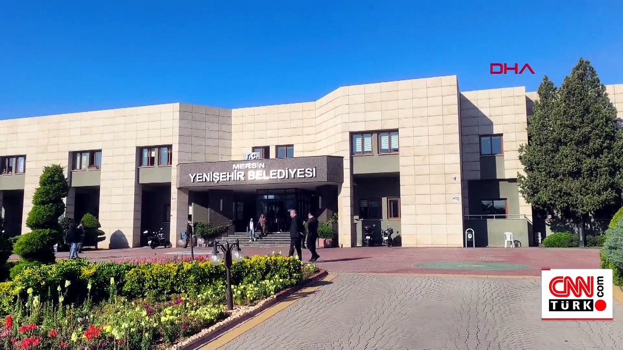 Mersin Yenişehir Belediyesi'ne operasyon: Başkan yardımcıları dahil 33 kişi gözaltına alındı