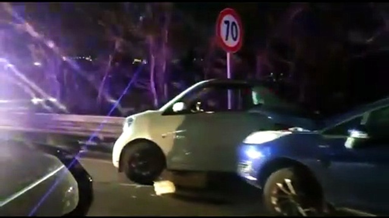 Incidente nella notte sulla 554, lunghe code di auto