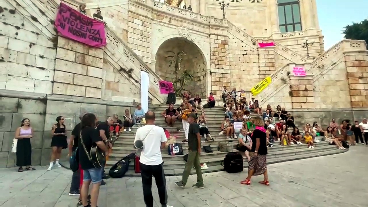 A Cagliari la manifestazione contro la violenza sulle donne