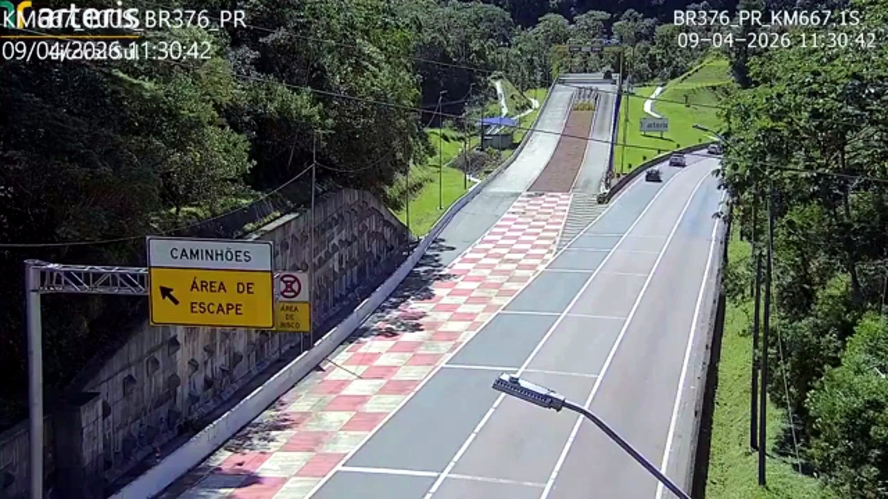 Uso de área de escape na BR-376 salva motorista após falha mecânica no PR