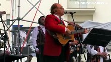 Renzo Arbore e la sua Orchestra Italiana conquistano Alghero (video)