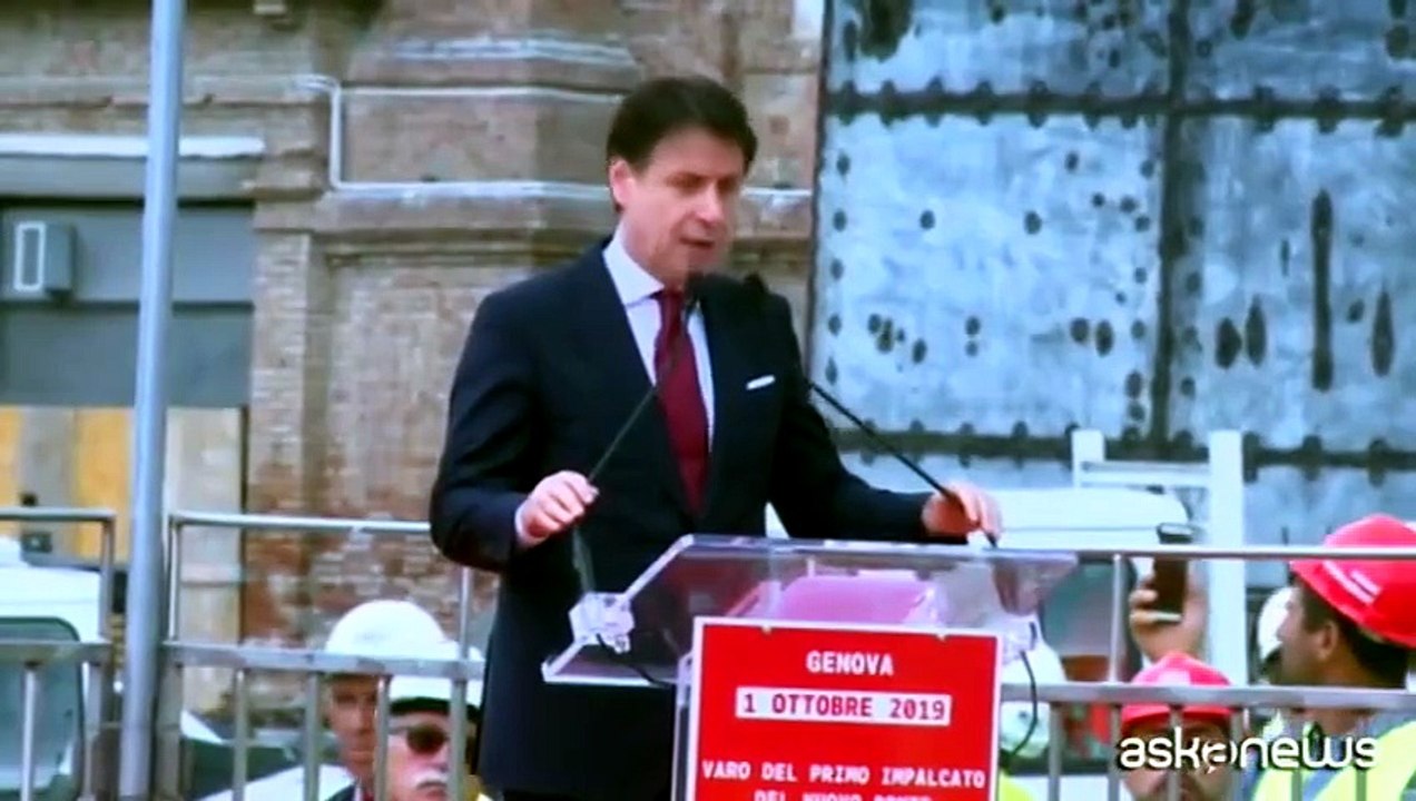 A Genova la posa del primo pezzo del nuovo ponte