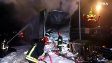 Esplode tir a Bologna: feriti due vigili del fuoco