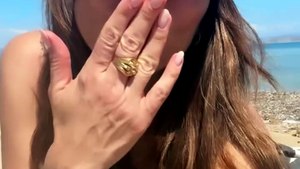 Η Κατερίνα Παπουτσάκη εύχεται Καλή Ανάσταση σε όλους!