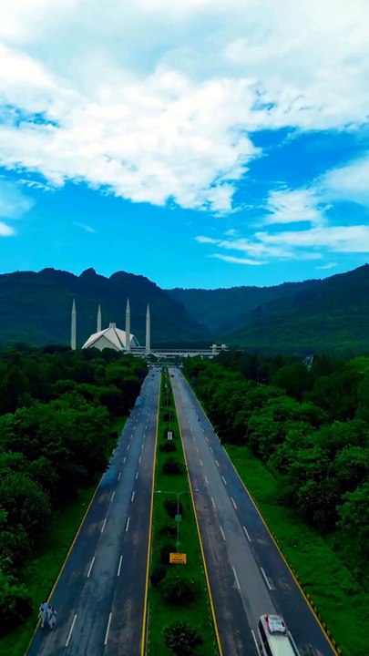 US negotiators arrive in Pakistan ahead of peace talks with Iran - BBC