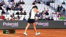 Swiatek breezes past Osaka in Rome