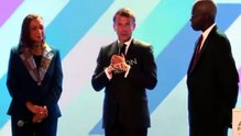 Bis Repetita : Pour la deuxième fois, hier, Emmanuel Macron a fait la morale à une salle au Kenya, la jugeant trop bruyante en glissant : "Je vais rétablir l'ordre ! "