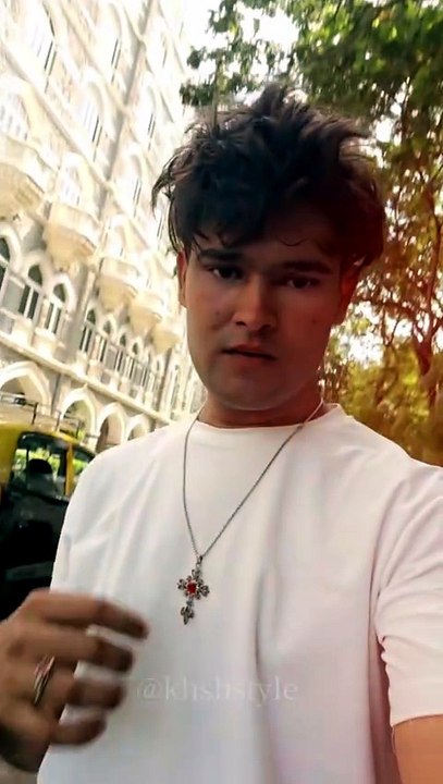 There is taj hotel behind me 🤍