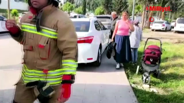 Kilitli otomobilde mahsur kalan 1,5 yaşındaki bebeğe itfaiye yetişti! Annenin gözyaşları kamerada