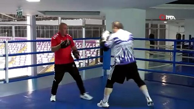 Eski dünya şampiyonu Mustafa Genç, 23 yıl sonra yeniden ringlerde | Ajansspor | IHA