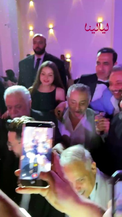 حمادة هلال يشارك محمد رضوان فرحته بزفاف نجله