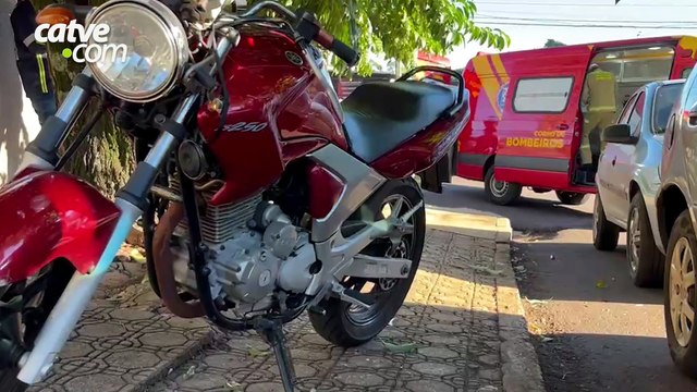 Motociclista fica ferido em batida com carro no Centro de Cascavel