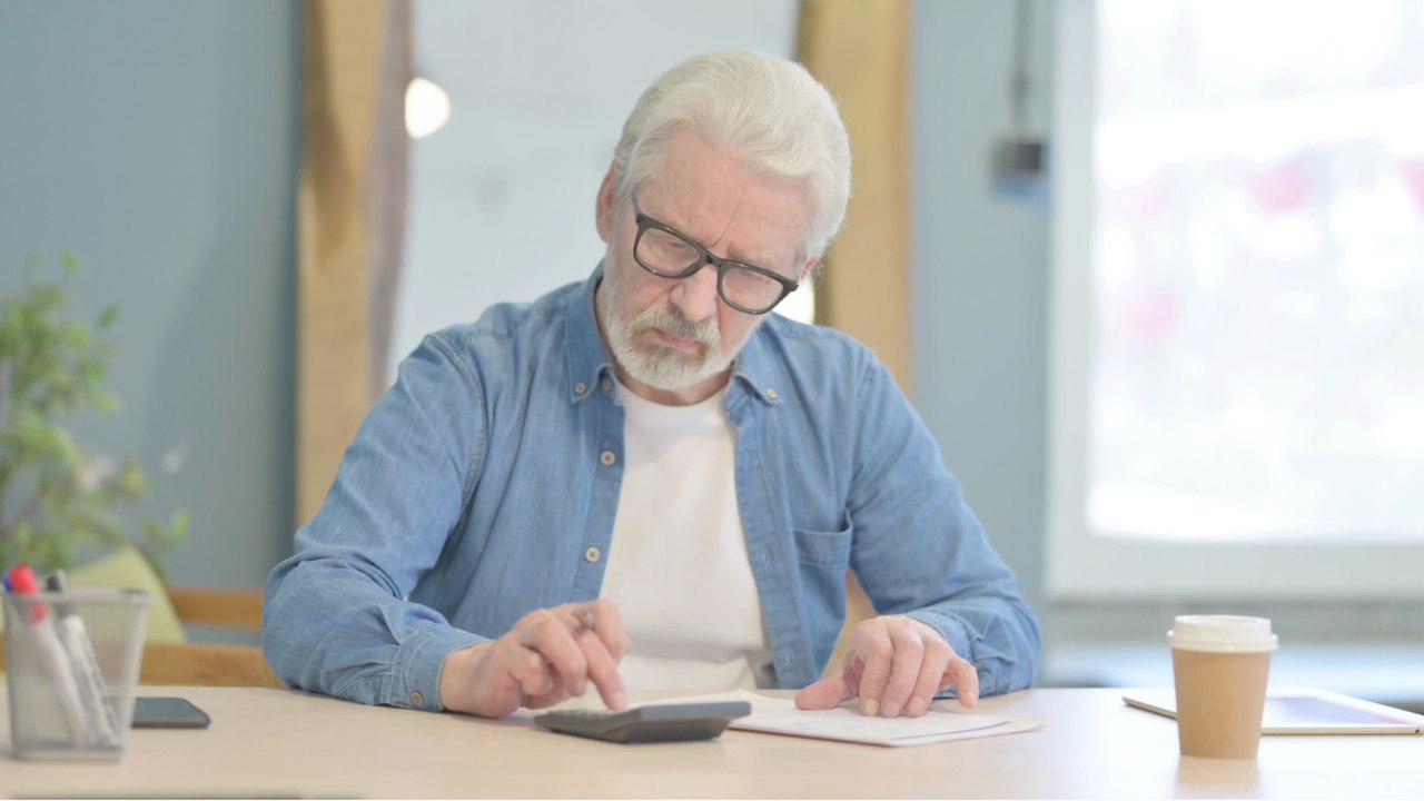 Quelle est la meilleure date de départ à la retraite pour limiter l’impôt et optimiser sa prime ?