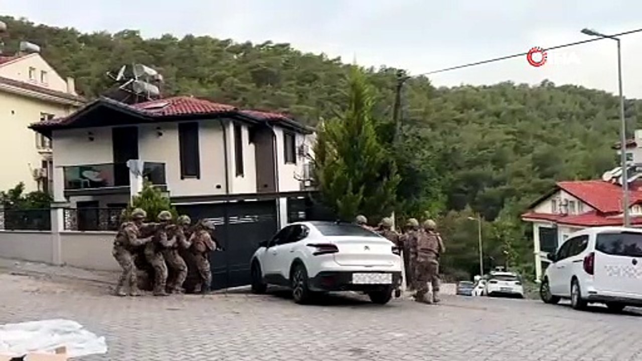 Seydikemer merkezli \"Daltonlar\" operasyonu: 12 şüpheli yakalandı