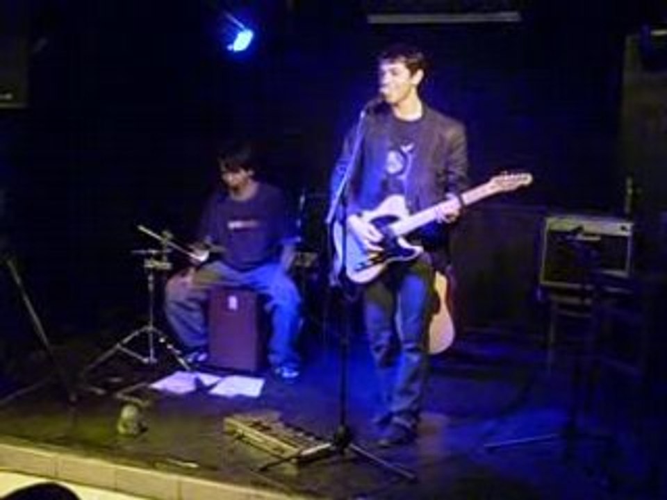 CED, café Montmartre, Paris 18. le 13.06.08