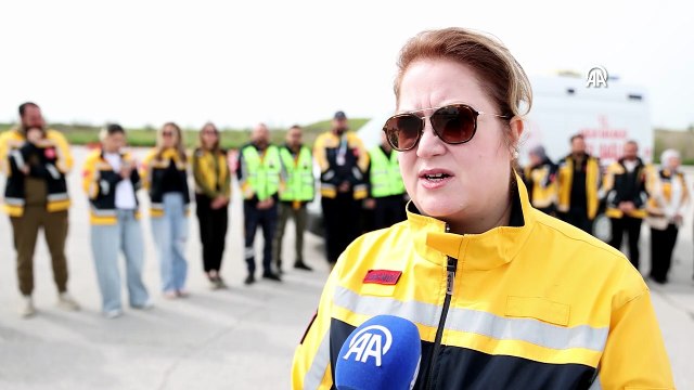 Ambulans personeli zorlu parkurlarda hayat kurtarmaya hazırlanıyor