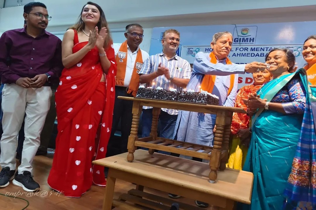 Ahmedabad video: नर्सिंग स्टाफ ने मरीजों से नम्रता से व्यवहार करने की ली शपथ