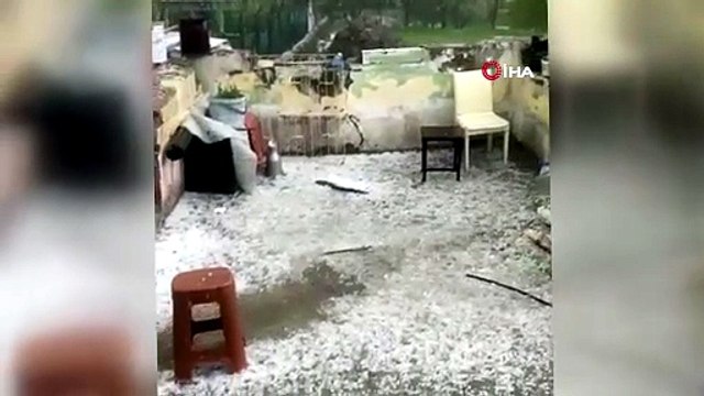 Ceviz büyüklüğünde dolu yağdı, gören gözlerine inanamadı!