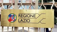 Una gigantografia di Patrick Zaki alla Regione Lazio
