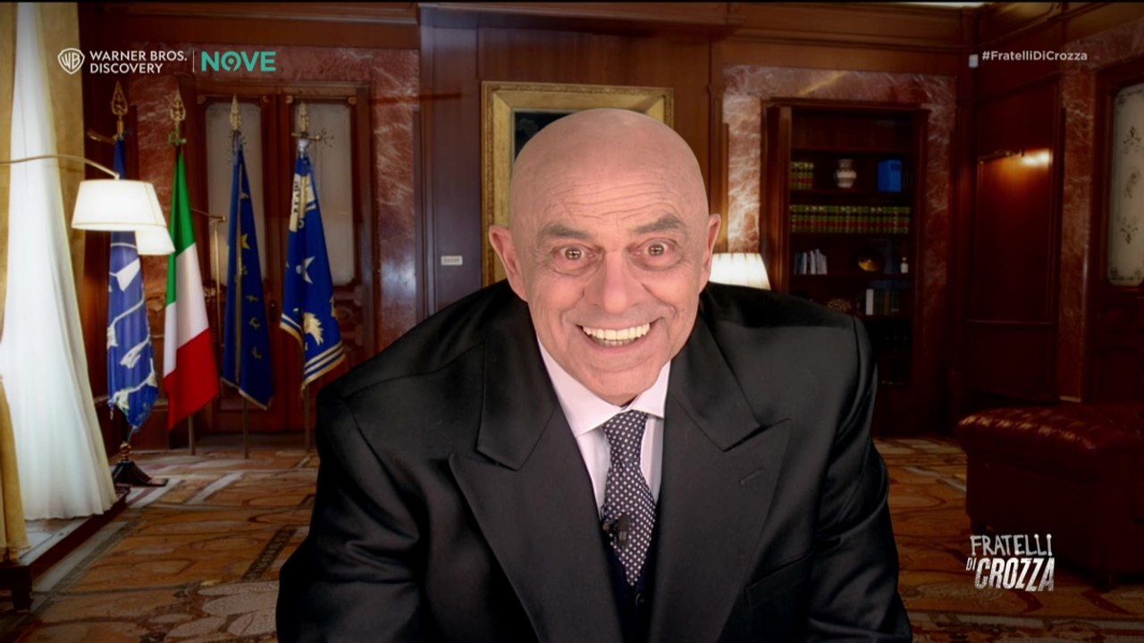 Crozza è Crosetto: «Non siamo una nazione, siamo come Renato... Zero!»