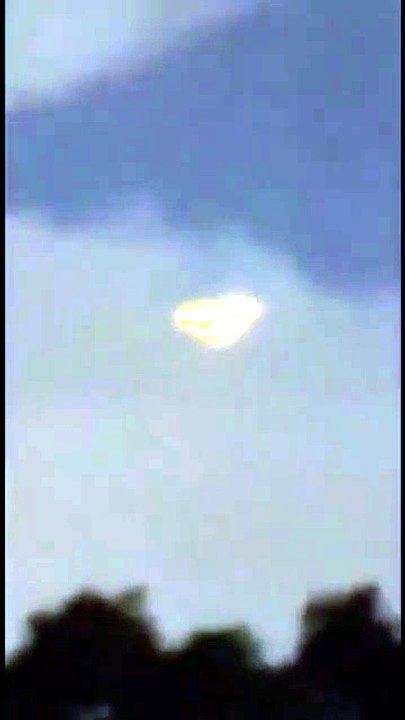 UFOs sighting near Wright-Patterson AFB, Ohio . April 8, 2026
