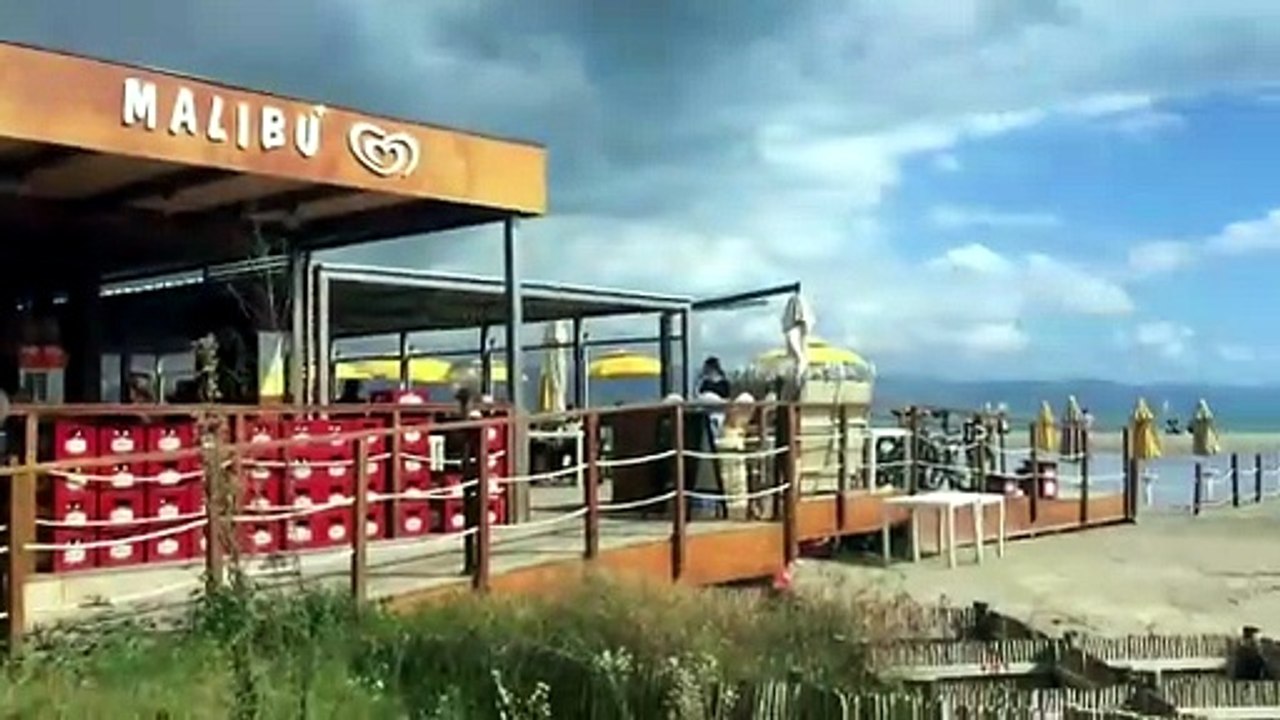 PER DOMANI Poetto preso d'assalto dopo la mareggiata