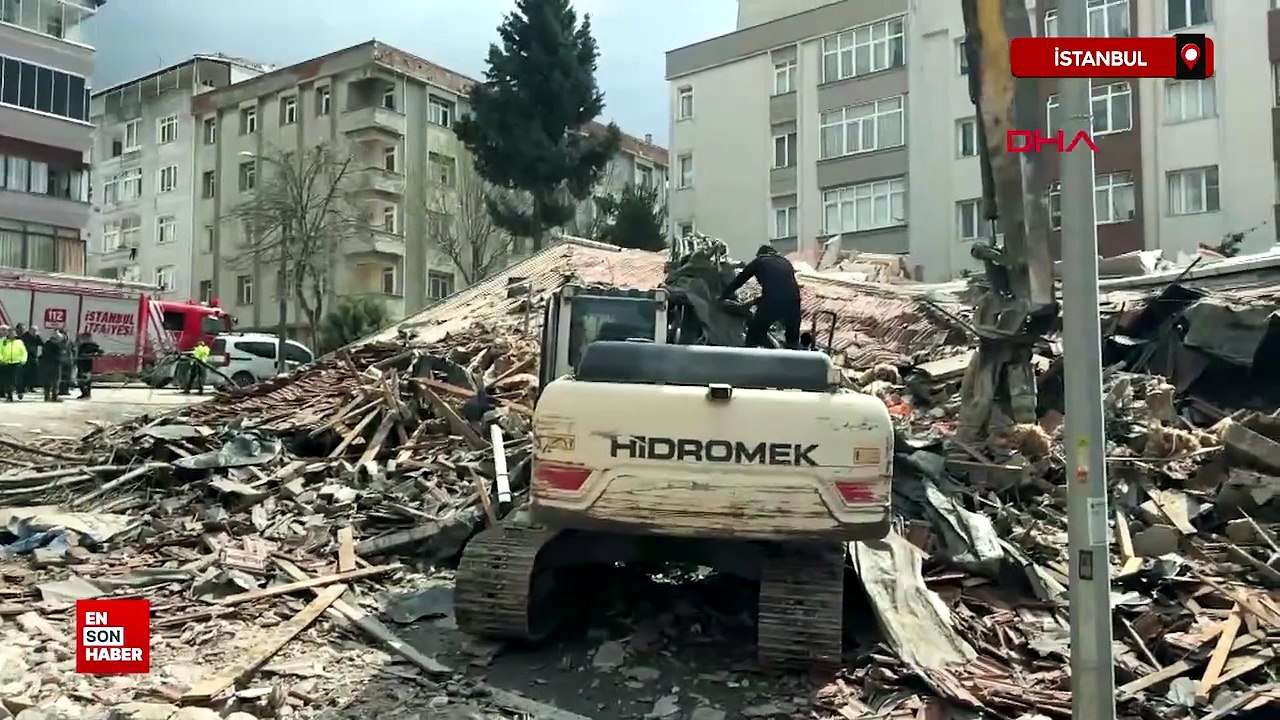 İstanbul Avcılar'da kontrollü yıkım sırasında bina çöktü