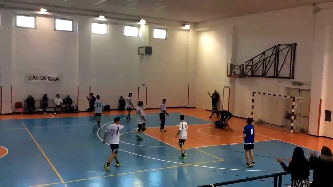 (VIDEO E FOTO IN ALLEGATO SEZ. SPORT DI SQUADRA) Pallamano A2M, fine settimana da dimenticare per la Verdeazzurro. In B vincono il Selargius e il Karalis