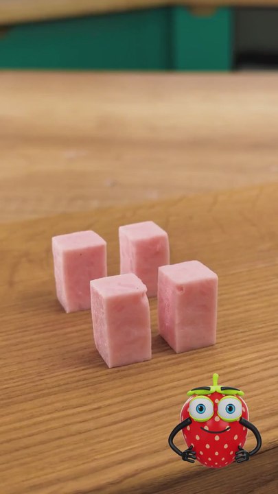 Making a minecraft pig for breakfast! 🐷🥞 #foodhacks #gamer