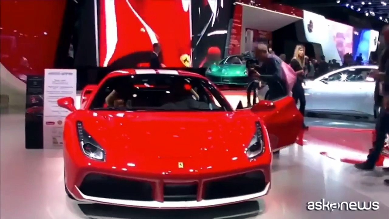 A Ginevra al via il Salone dell'auto, Ferrari lancia la 812 Superfast