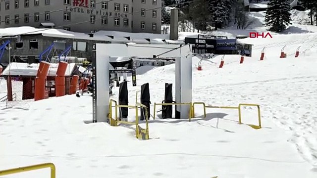 Uludağ'ın kar bereketi devam ediyor: Kar kalınlığı 150 santimetreyi aştı