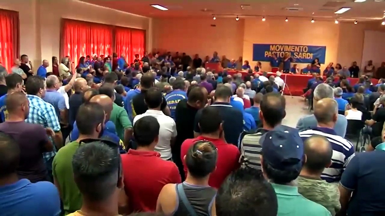 TRAMATZA, LA RABBIA DEI PASTORI SARDI: «PRONTI A MARCIARE SU CAGLIARI»