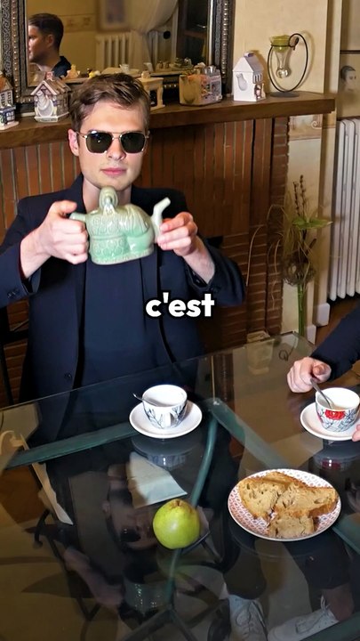 Ne buvez rien de cette théière !