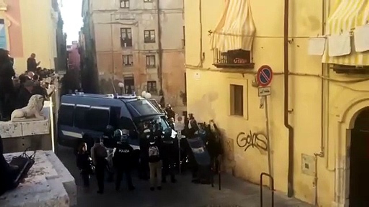 Cagliari, gli studenti al fianco dei pastori