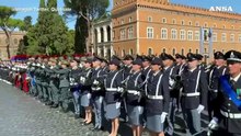 2 Giugno, Mattarella depone una corona di alloro all'Altare della Patria