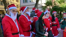 Porto Torres, calici di vino con la Parata di Natale