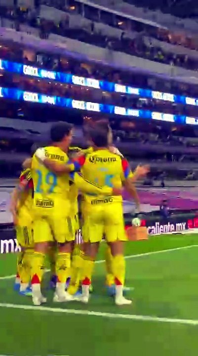 ¡El festejo de Patricio Salas por hacer el primer gol en el Estadio Banorte!