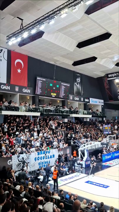 🗣 Tribünler - Beşiktaş Gain 87-80 Bahçeşehir Koleji - Türkiye Sigorta Basketbol Süper Ligi 26. Hafta