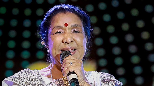 लेजेंडरी सिंगर आशा भोसले का 92 साल की उम्र में हुआ निधन, संगीत जगत में शोक