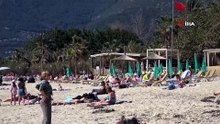 Antalya'da sezon hızlı başladı: Yerli ve yabancı turistler akın etti
