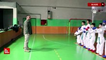 Elazığ’da polis memuru karate antrenörü çocukları spora kazandırıyor
