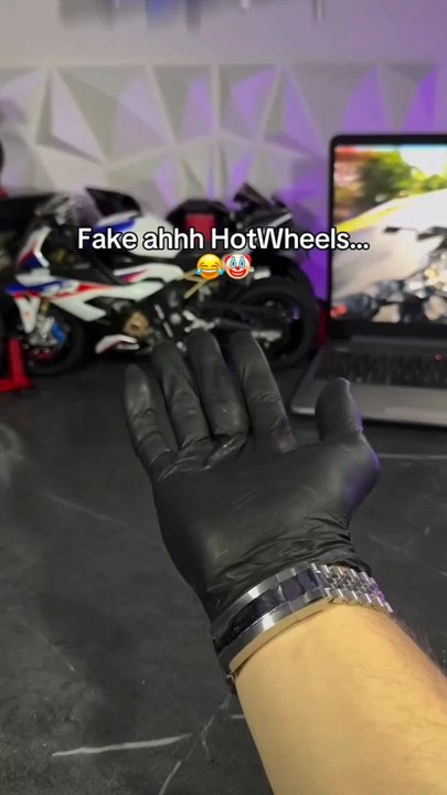 Toute nos motos miniatures sont dispo en bio ✌️ Modèle Smoke & Sound et modèle classic 💨 #crazybikelife #motominiature #sportbike #bikelife #moto