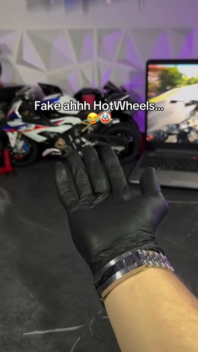 Toute nos motos miniatures sont dispo en bio ✌️ Modèle Smoke & Sound et modèle classic 💨