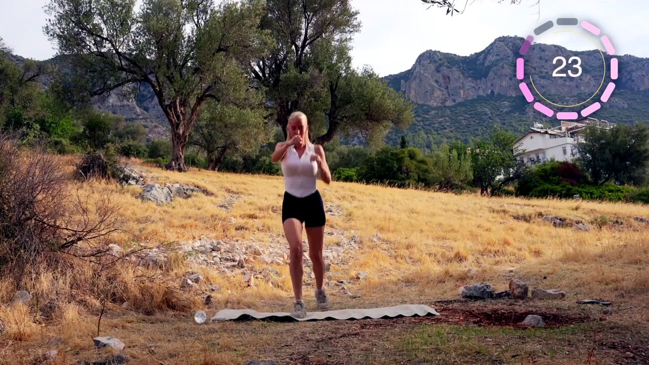 12‑Minute HIIT Workout: Burn Calories in No Time - 12-минутная HIIT-тренировка: сжигаем калории за короткое время!