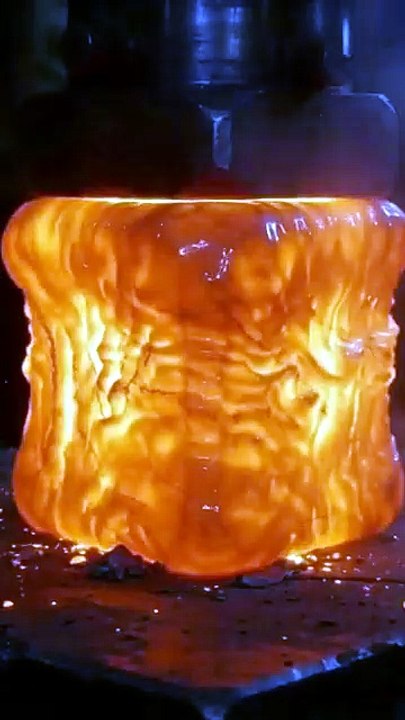Hot red cube vs hydraulic press! #hydraulicpress #crushingtime #satisfying #experiment #Shorts