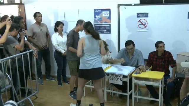 La candidata Keiko Fujimori llega al colegio electoral para votar en su cuarta candidatura a la presidencia de Perú