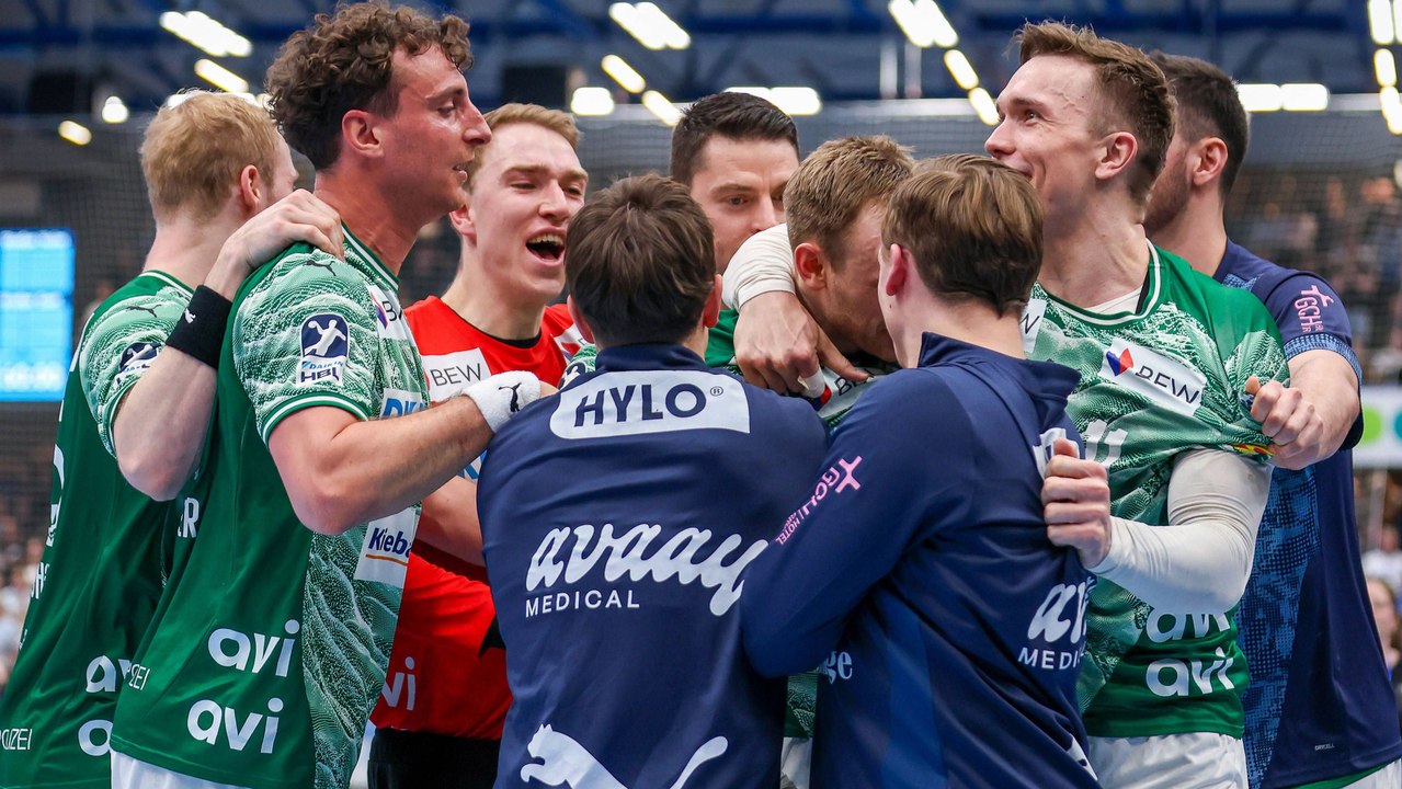 Der Krimi in Lemgo im Video: Gidsel wirft Füchse ins Glück